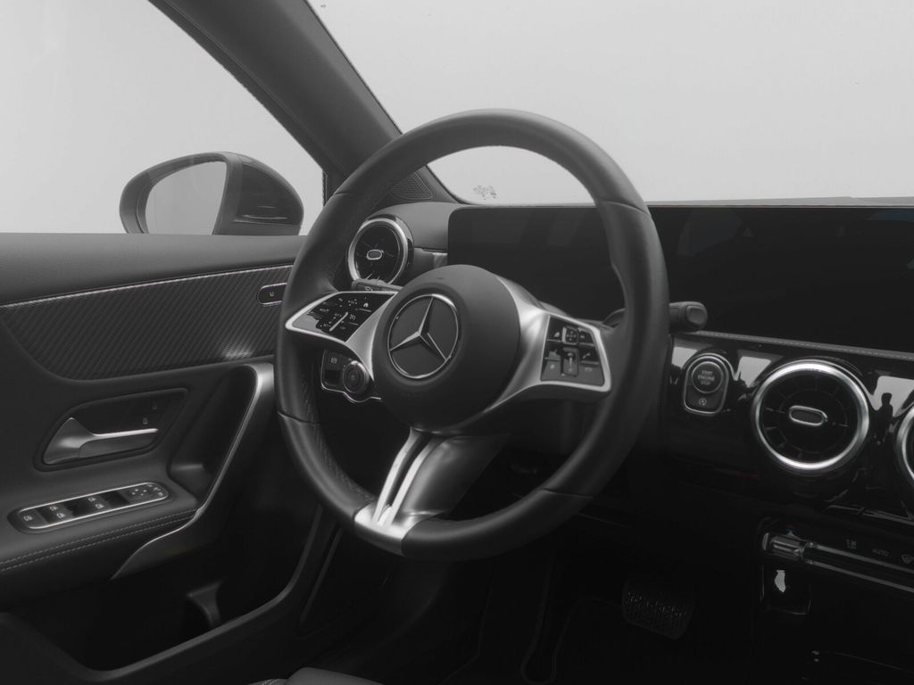 Mercedes-Benz A 180 2024
