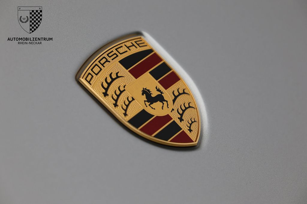 Porsche 911 2023