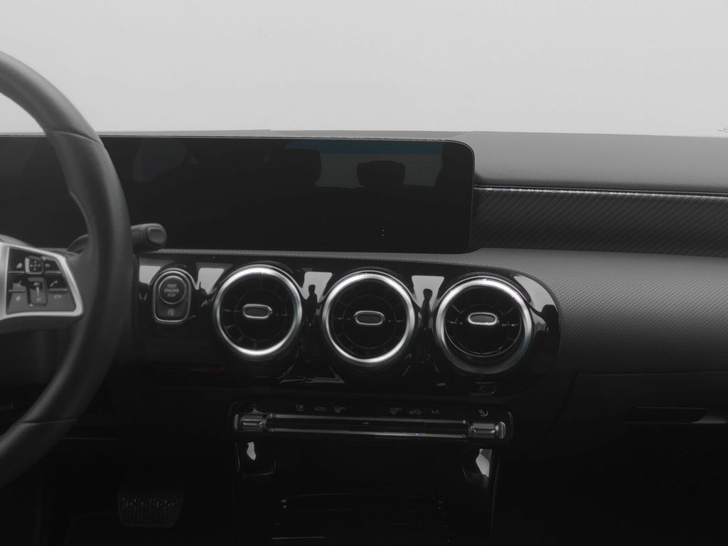 Mercedes-Benz A 180 2024