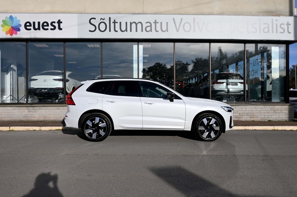 Volvo XC60 2025