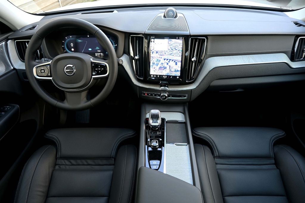 Volvo XC60 2025