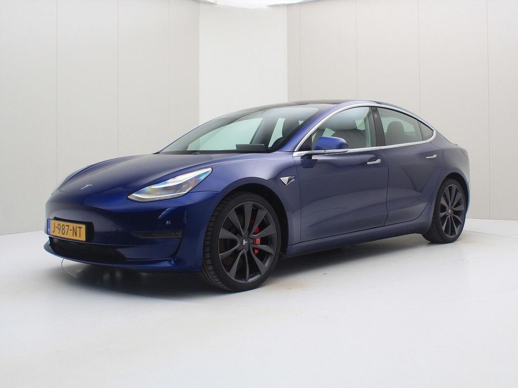 Tesla Model 3 2020