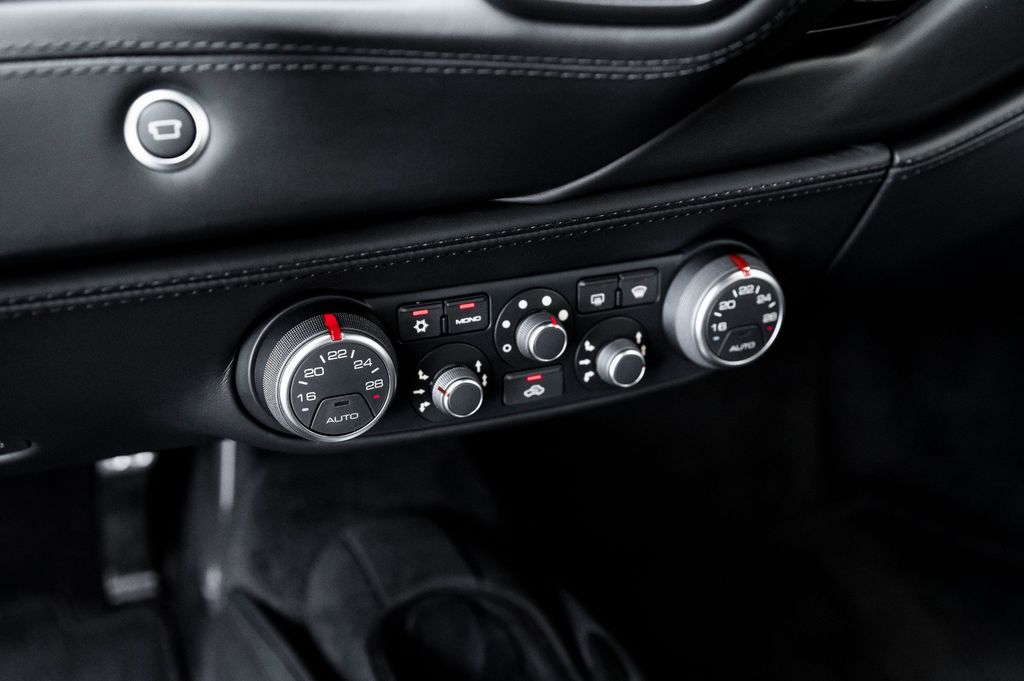 Ferrari 488 GTB 2016