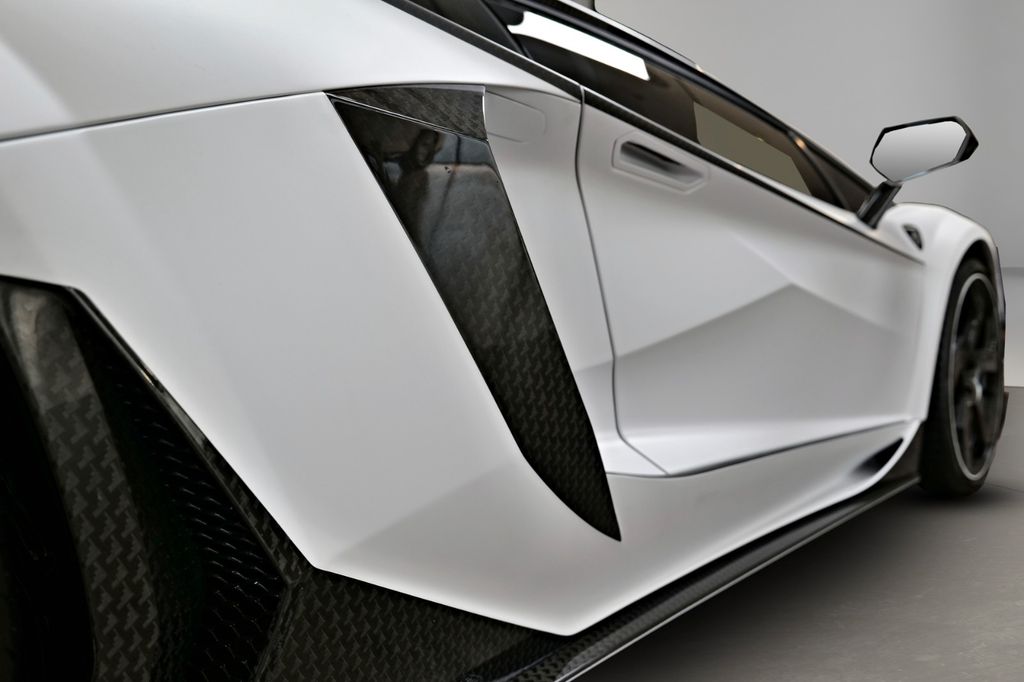 Lamborghini Aventador 2014