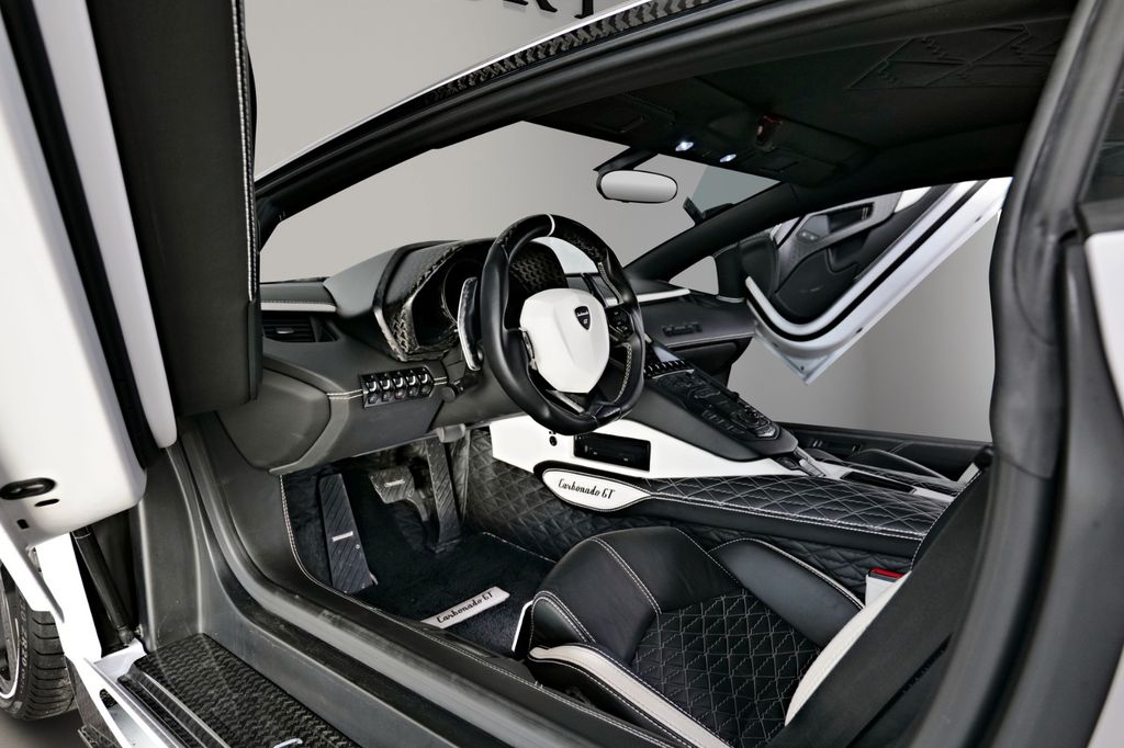 Lamborghini Aventador 2014