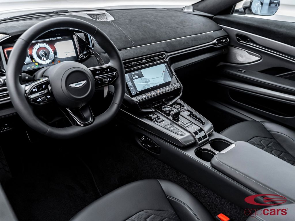 Aston Martin Vanquish 2025