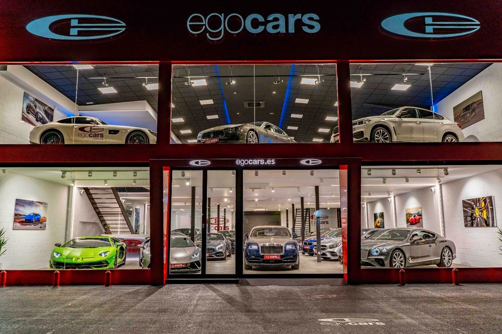 Aston Martin Vanquish 2025