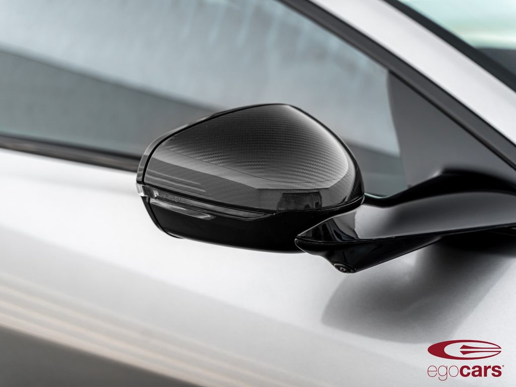 Aston Martin Vanquish 2025