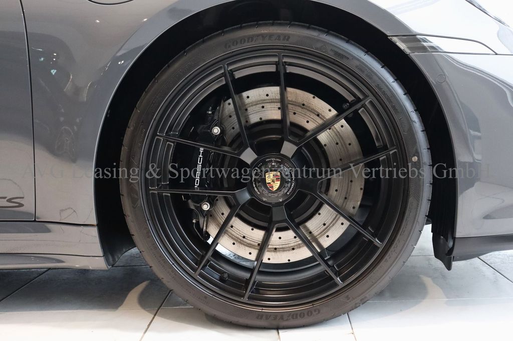 Porsche 992 2024