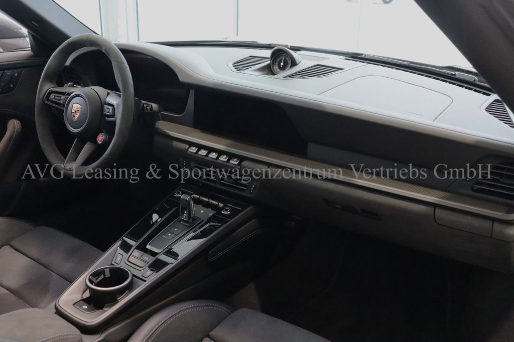 Porsche 992 2024