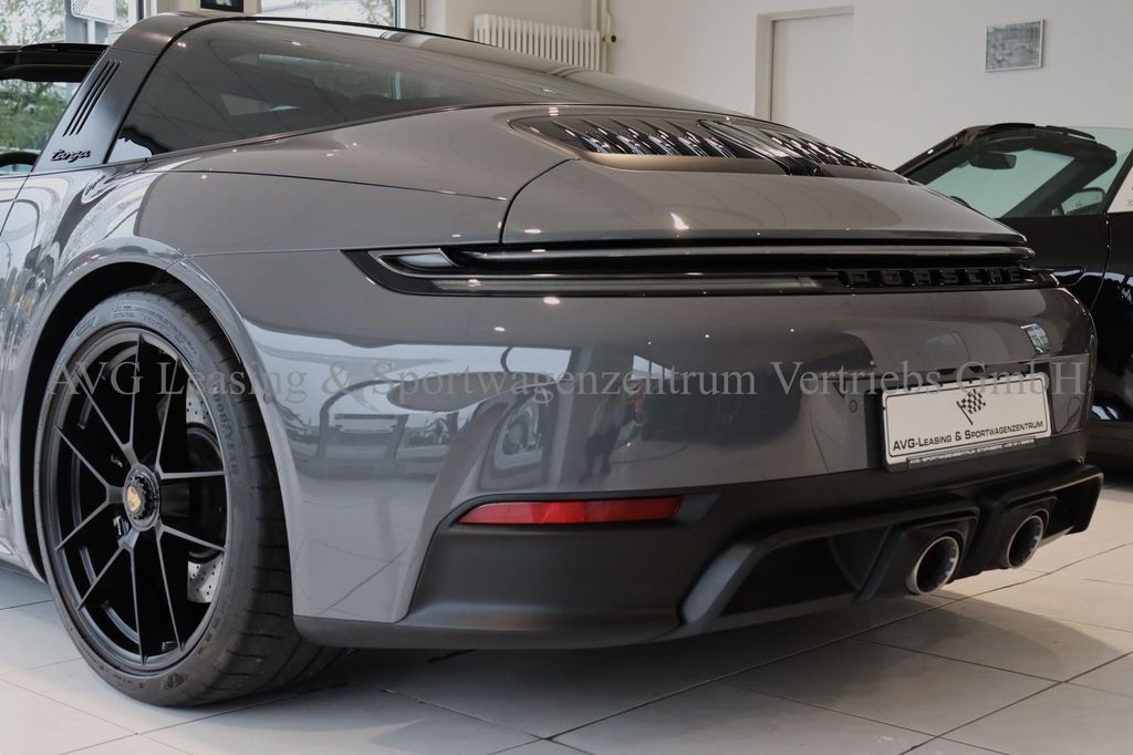 Porsche 992 2024