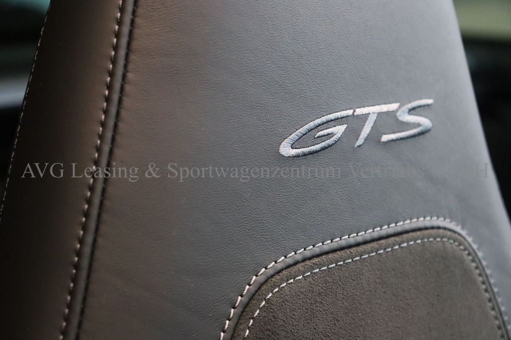 Porsche 992 2024