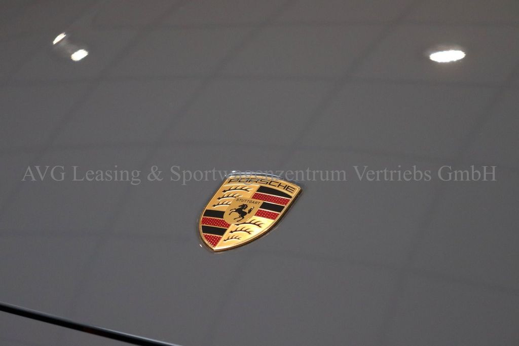 Porsche 992 2024