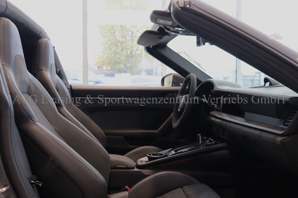 Porsche 992 2024