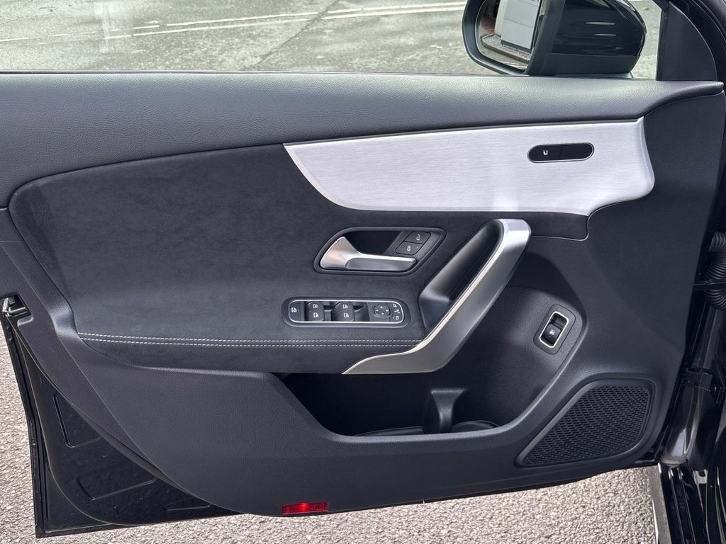 Mercedes-Benz A 250 2025