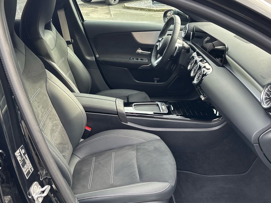 Mercedes-Benz A 250 2025