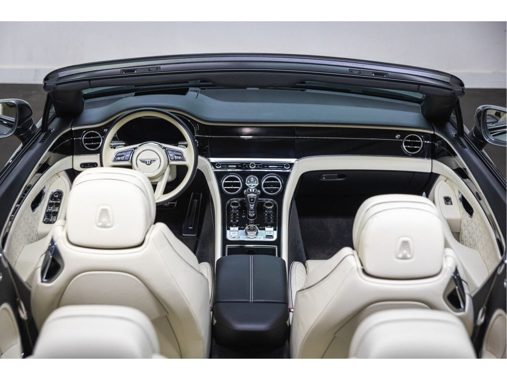 Bentley Continental GTC 2021