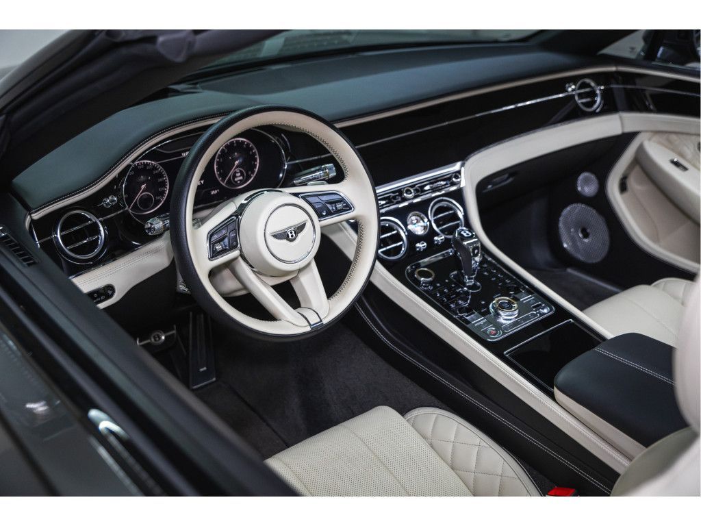 Bentley Continental GTC 2021