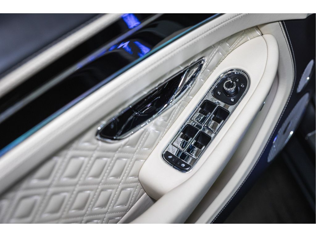 Bentley Continental GTC 2021