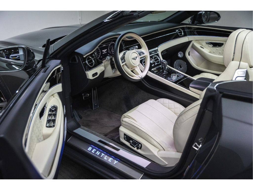 Bentley Continental GTC 2021