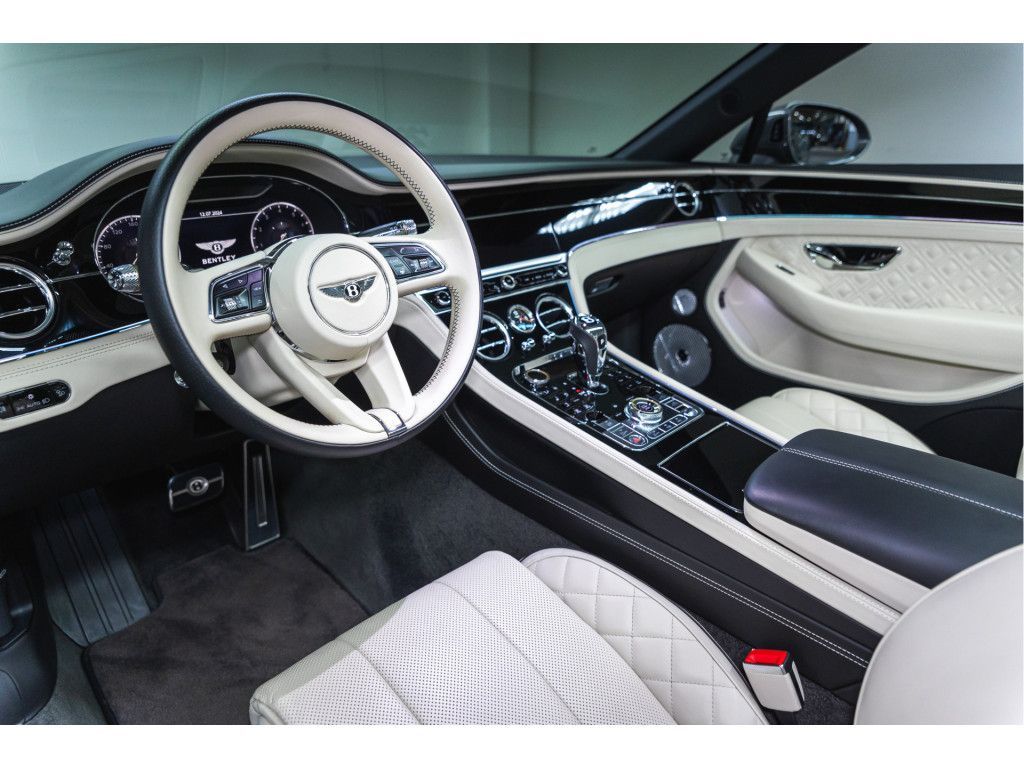 Bentley Continental GTC 2021