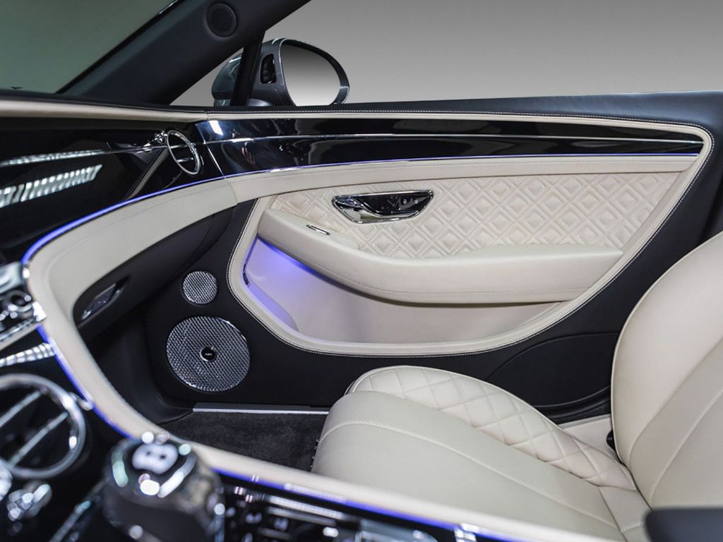 Bentley Continental GTC 2021