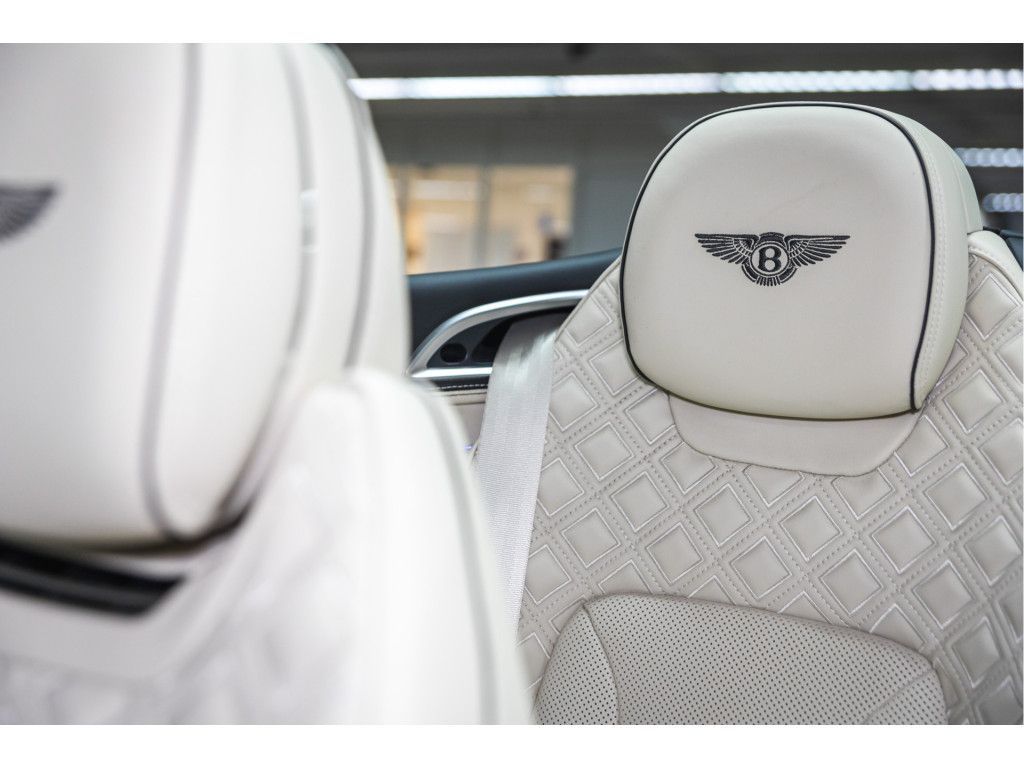 Bentley Continental GTC 2021