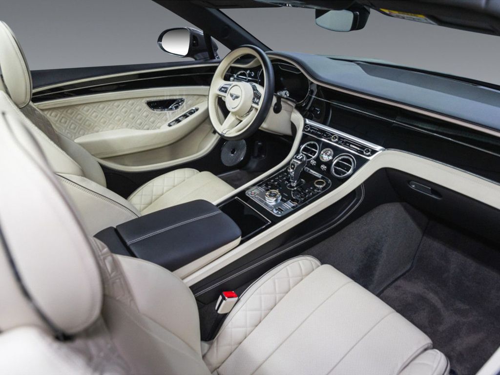 Bentley Continental GTC 2021