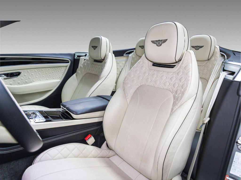 Bentley Continental GTC 2021