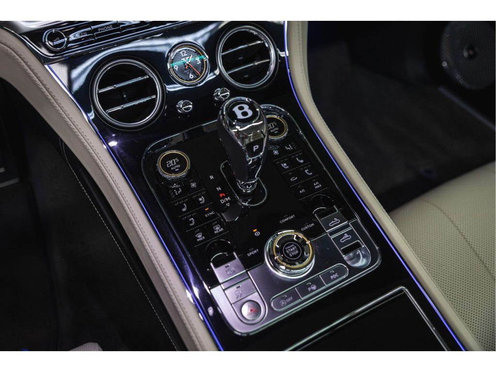 Bentley Continental GTC 2021