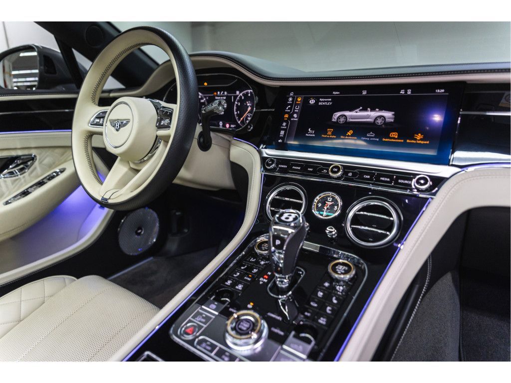 Bentley Continental GTC 2021