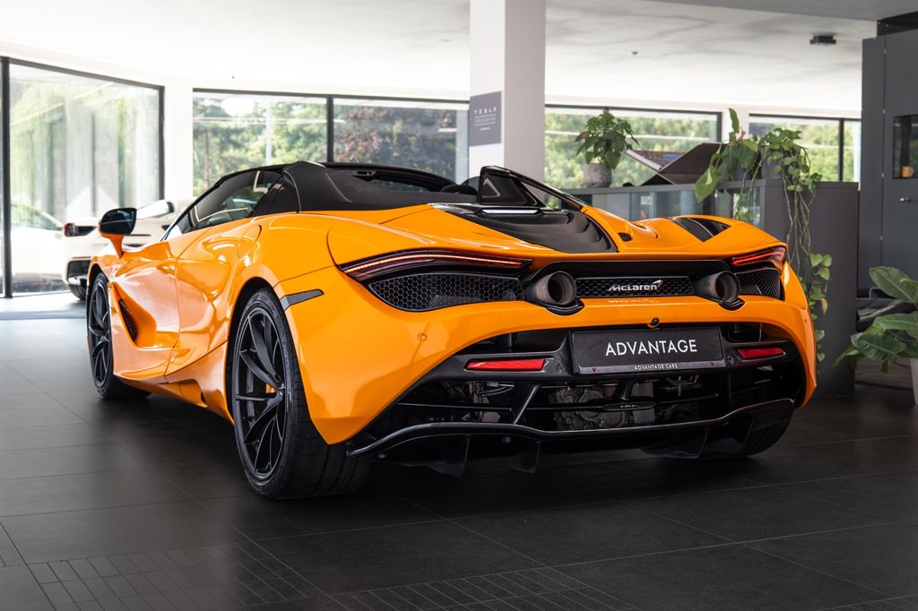 McLaren 720S 2022