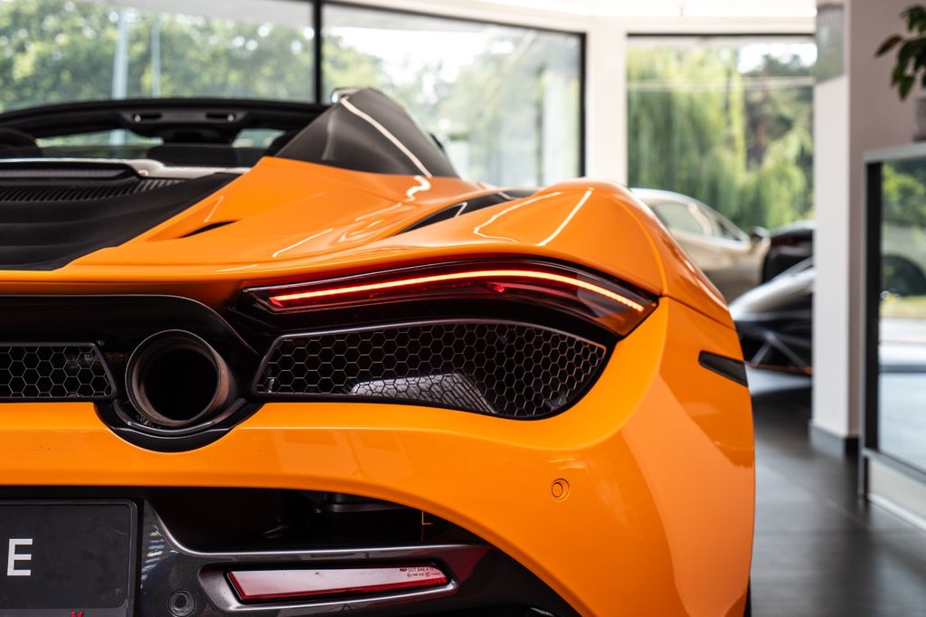 McLaren 720S 2022