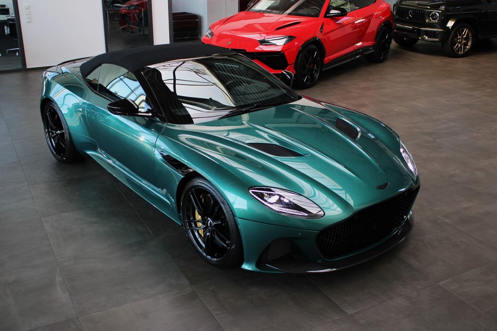 Aston Martin DBS 2024