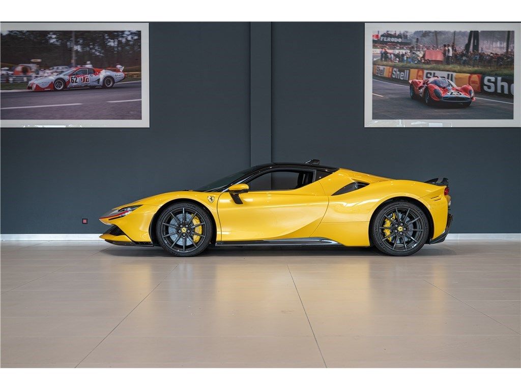 Ferrari SF90 2021