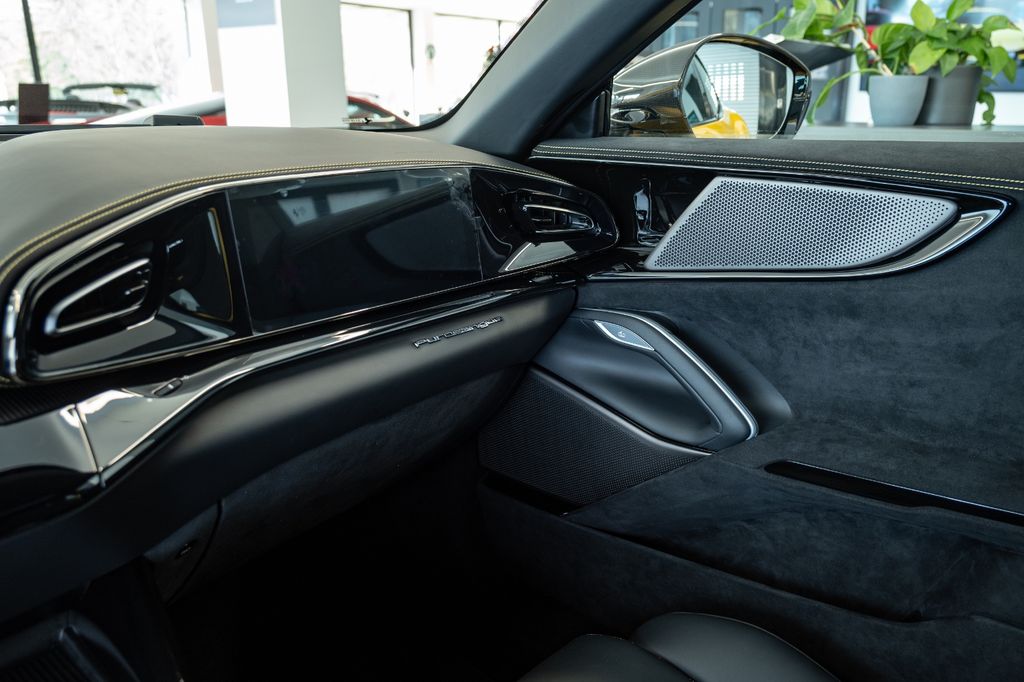 Ferrari Purosangue 2025