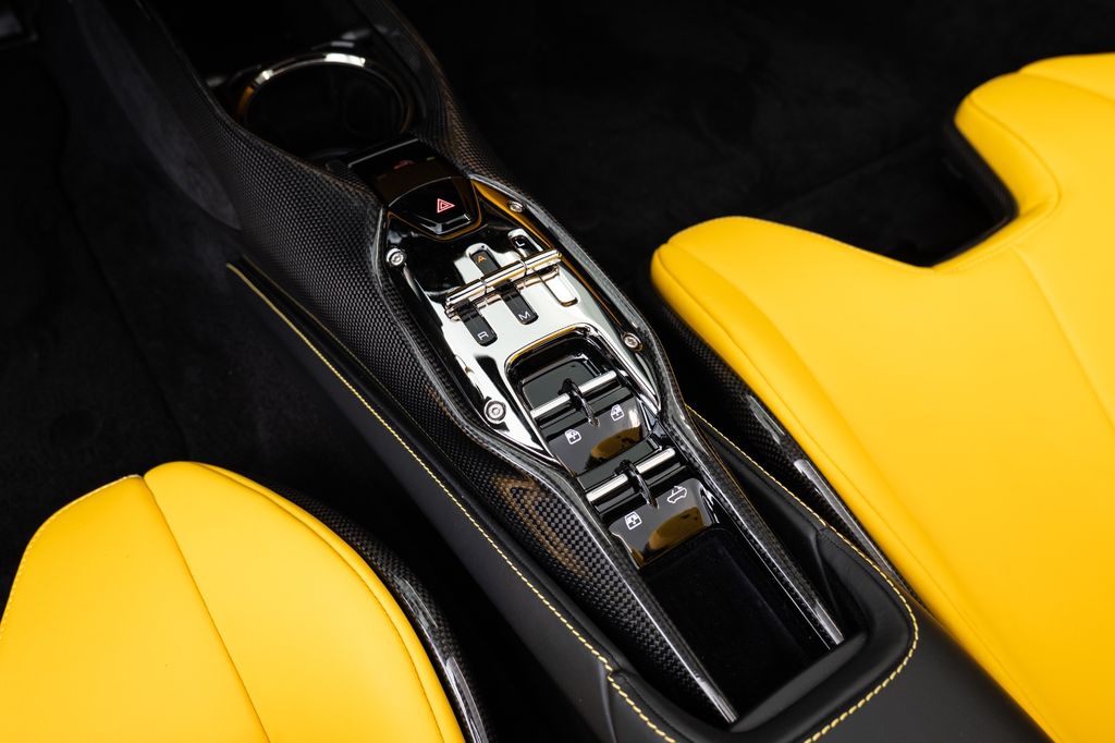 Ferrari SF90 2023