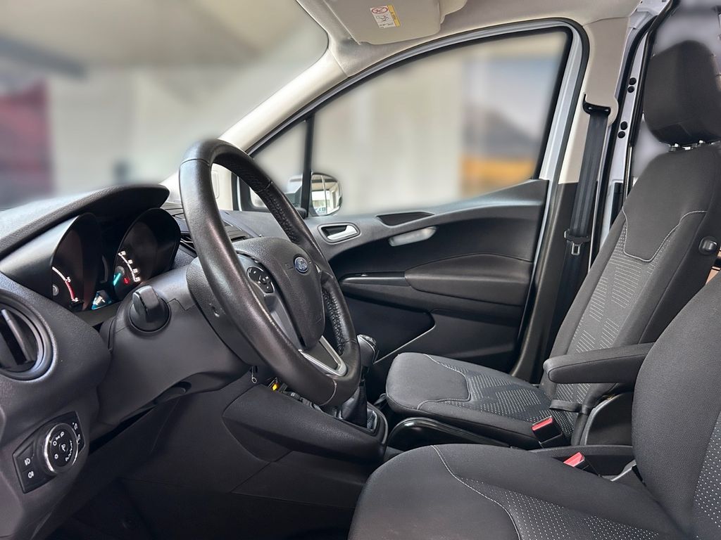 Ford Transit Courier 2021