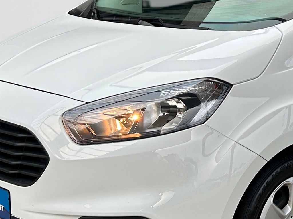 Ford Transit Courier 2021