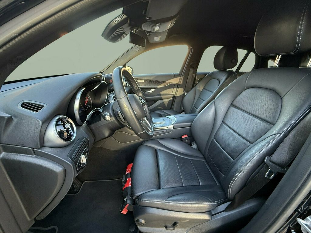 Mercedes-Benz GLC 300 2022