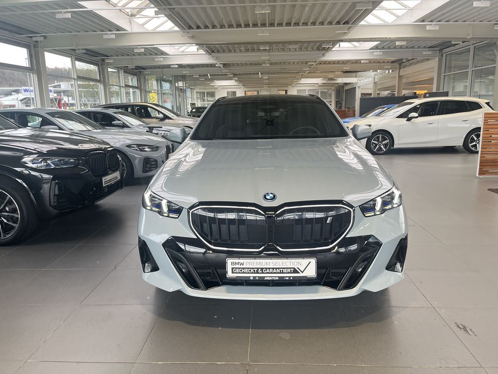 BMW i5 2024