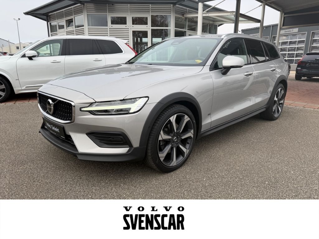Volvo V60 Cross Country 2023