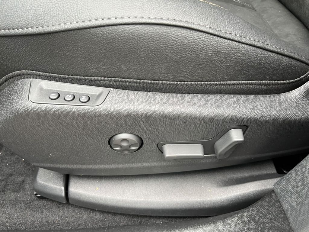 DS Automobiles DS7 (Crossback) 2025