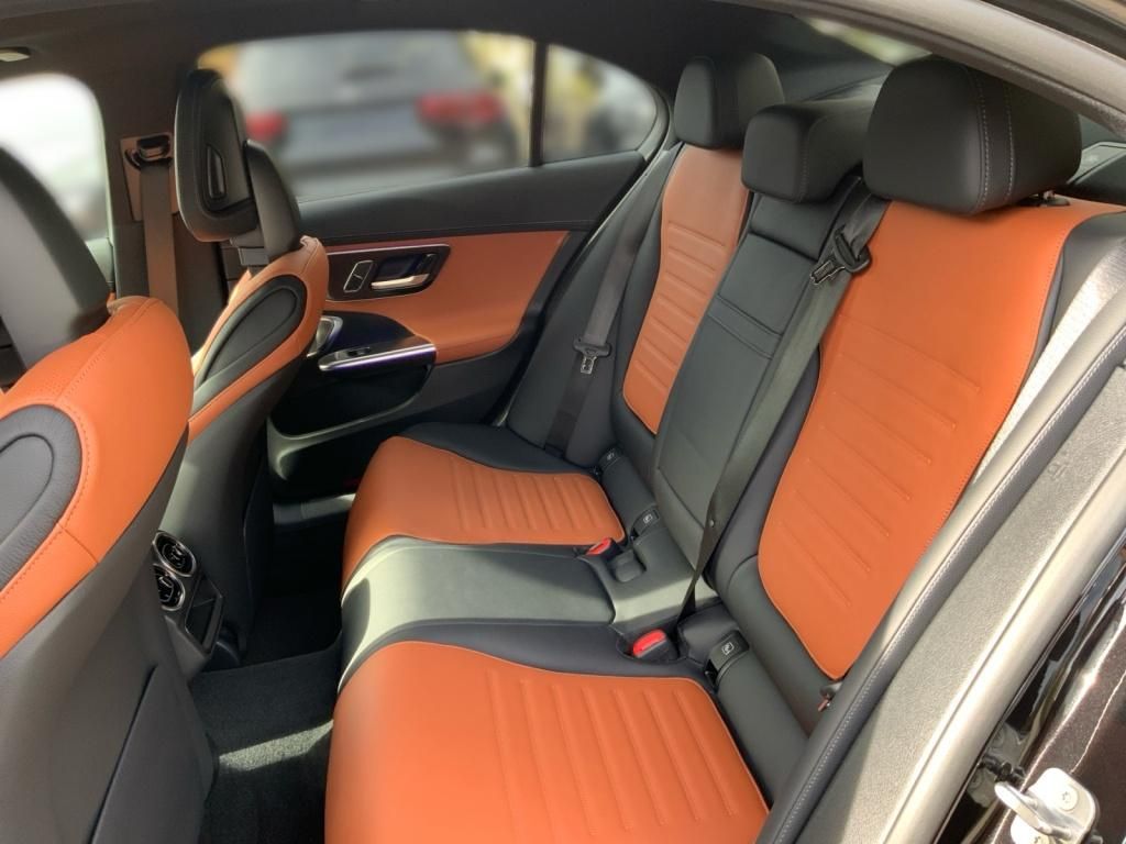 Mercedes-Benz C 300 2025