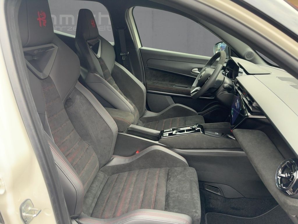 Alfa Romeo Junior 2025