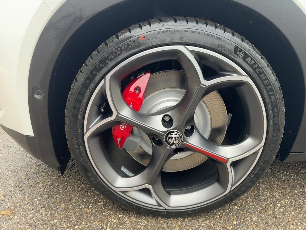 Alfa Romeo Junior 2025