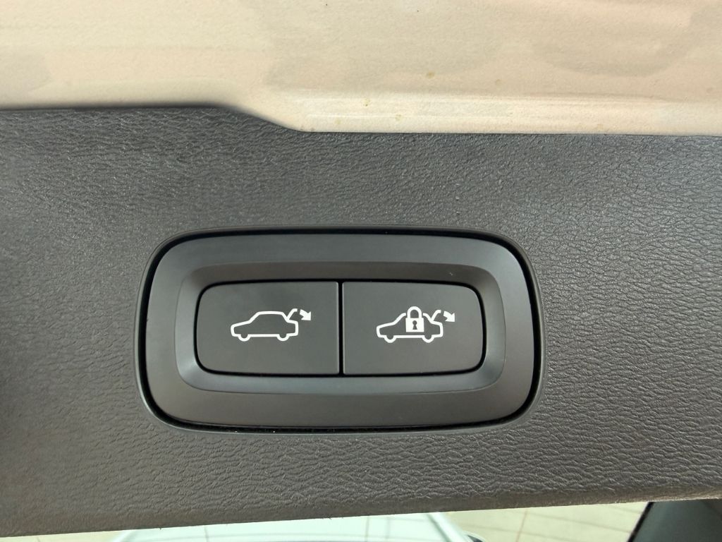 Volvo V60 Cross Country 2023