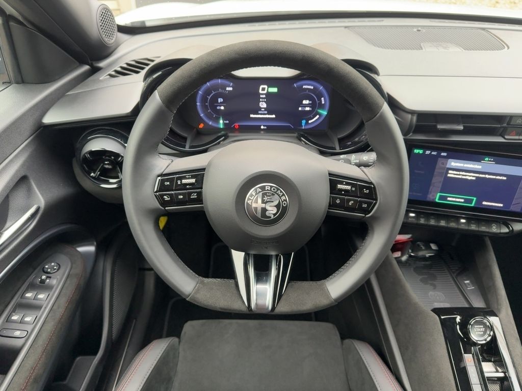 Alfa Romeo Junior 2025