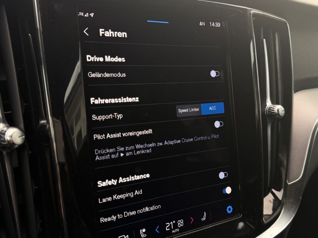 Volvo V60 Cross Country 2023