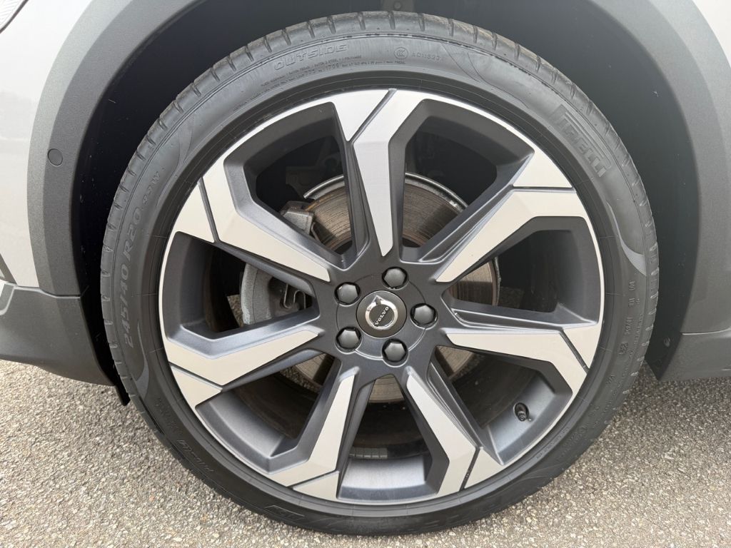 Volvo V60 Cross Country 2023